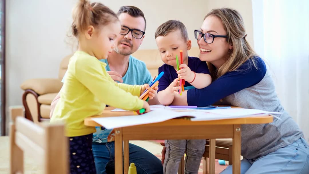 800 plus: Kto dostanie świadczenie? Sprawdź kryteria i zasady