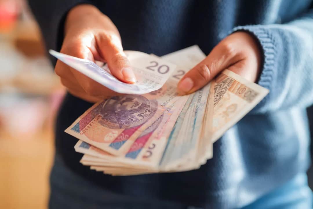 800 plus: Do kiedy wniosek 2025/2026? Nie strać wypłat!