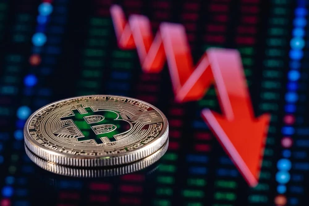 Dlaczego kryptowaluty spadają? Odkryj przyczyny tego zjawiska