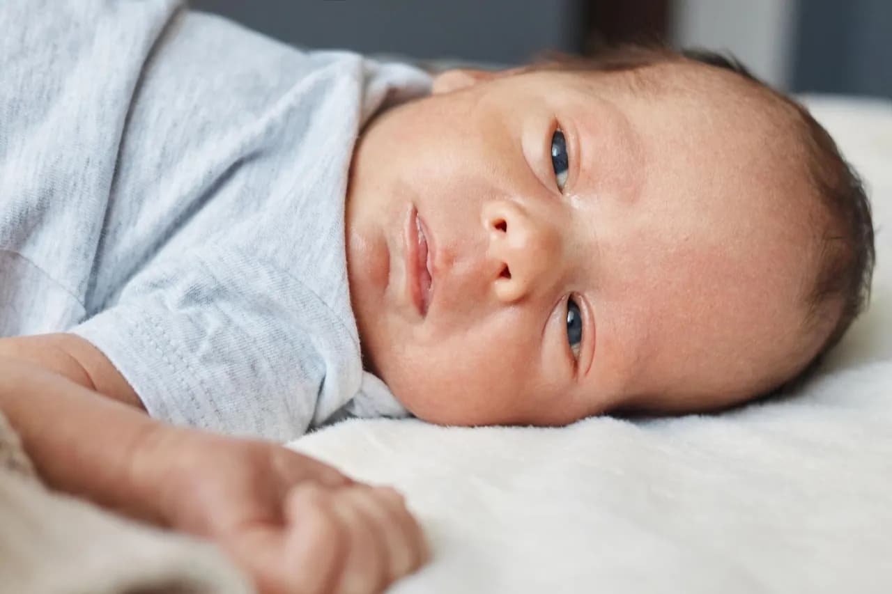 Jak obliczyć dochód do becikowego? Uniknij błędów!