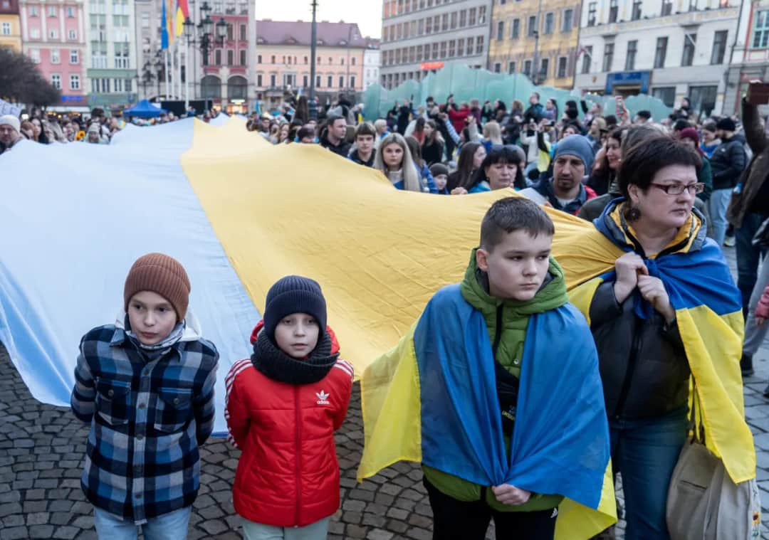 800 plus dla Ukrainy: Kto dostanie? Jak złożyć wniosek krok po kroku?