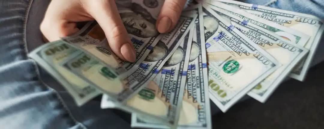 Waluty fiat a kryptowaluty: Kluczowe różnice, które musisz znać